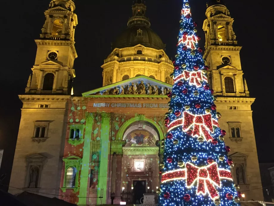 Hamarosan megnyit Pest két világhírű karácsonyi vására