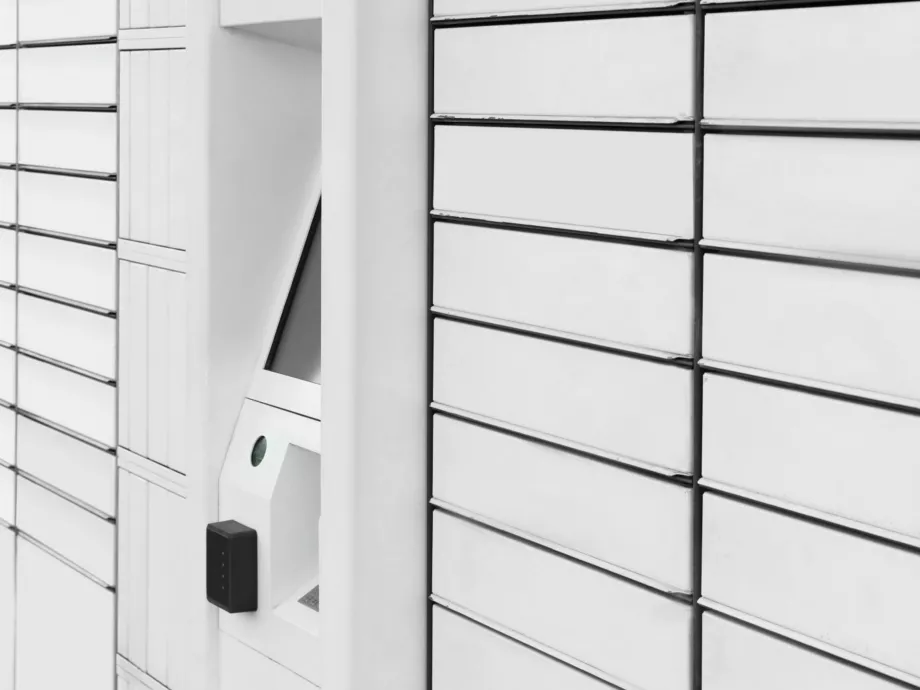 Immár egyes külső logisztikai cégek is használhatják az Alza csomagautomatáit