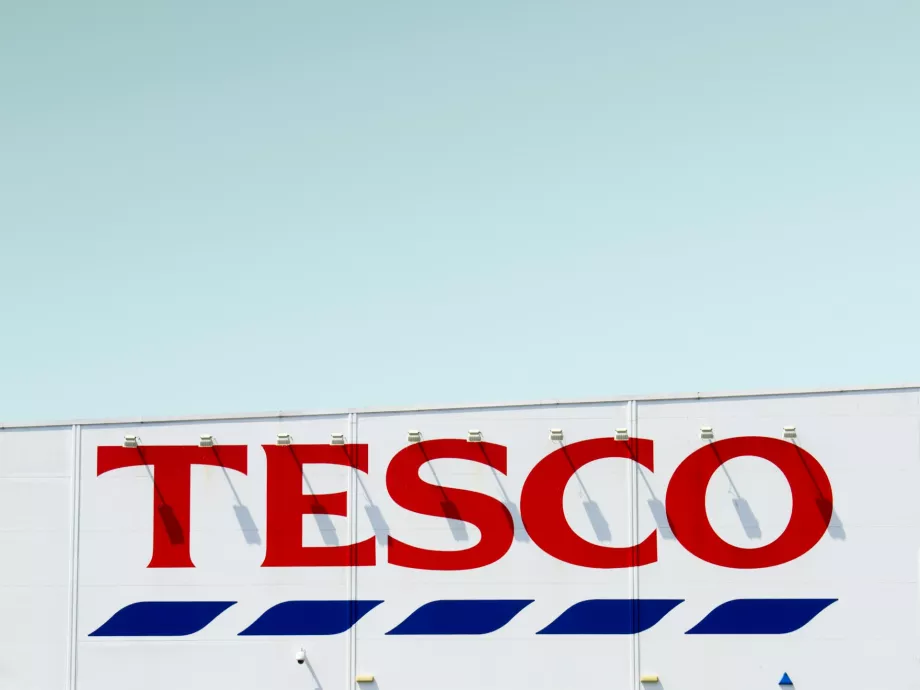 Újabb boltnyitással kezdi a Tesco a 2025/26-os pénzügyi évét