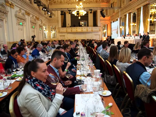 Több ezer vendég a VinCE Budapesten