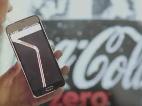 A Coke Zero iható plakátot készített