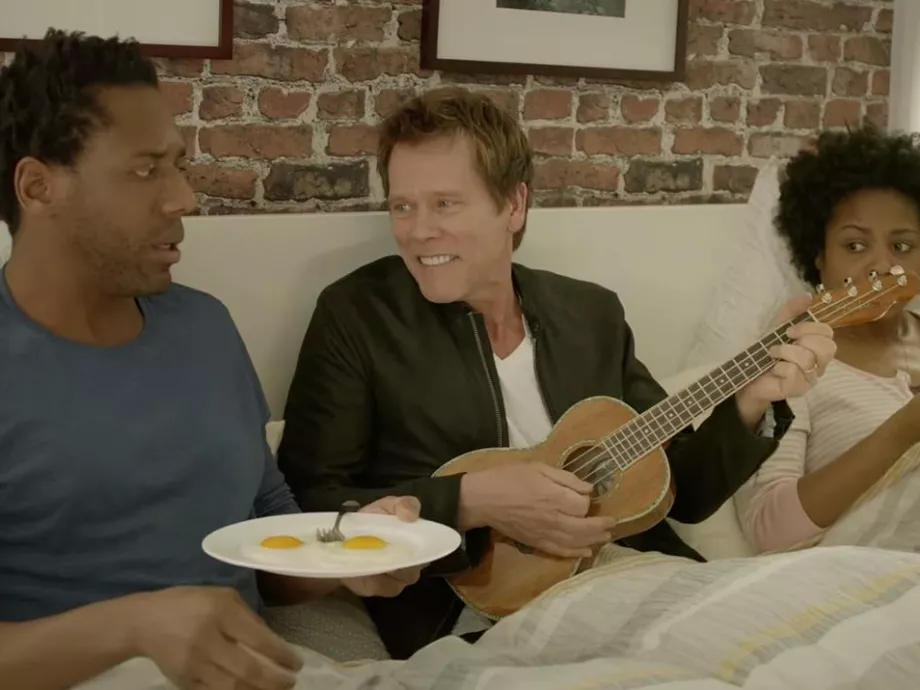 Folytatja tengerentúli tojásnépszerűsítő kampányát Kevin Bacon