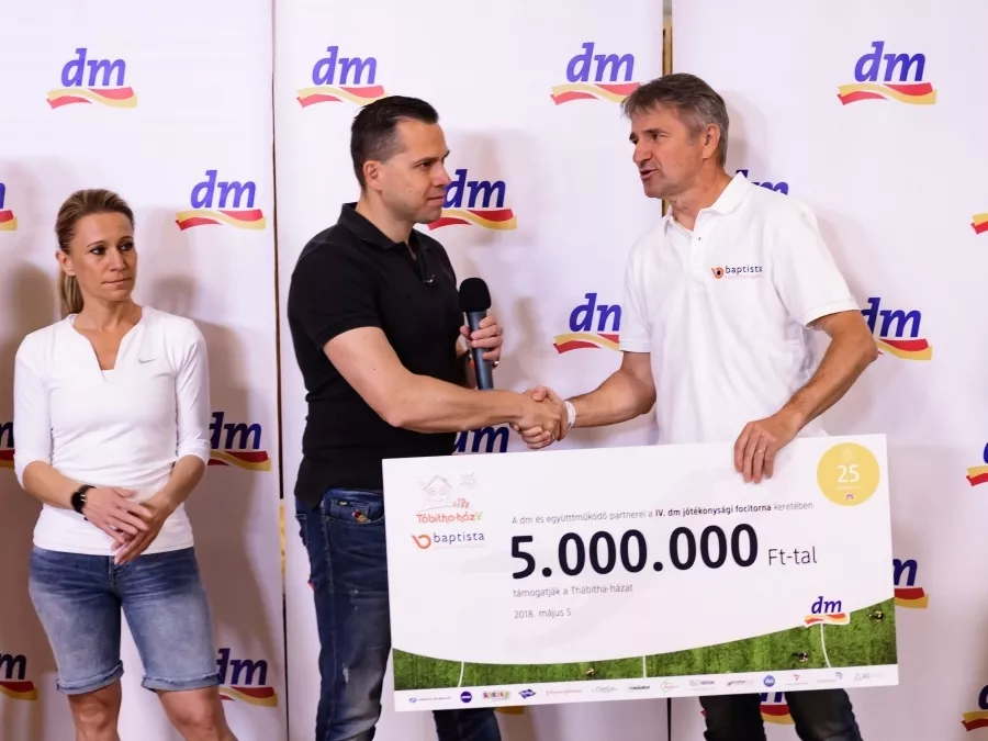 Gyermekhospice-t támogat a dm