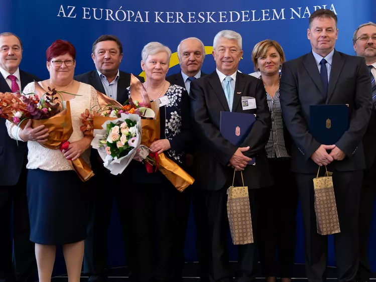 Rangos elismerések a COOP munkatársainak