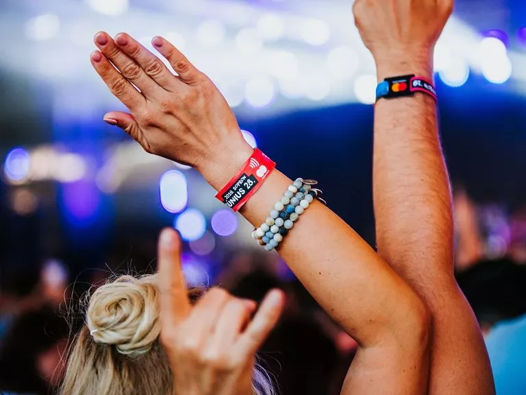 Átalakítja borravaló-rendszerét a Festipay