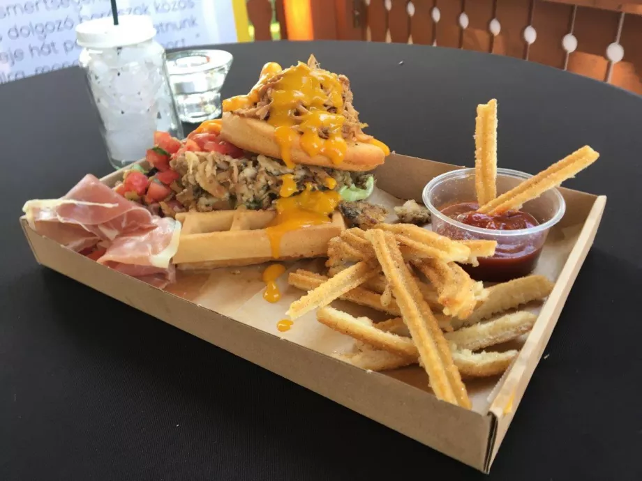 2020 Szuperstreetfoodja kész ételköltemény