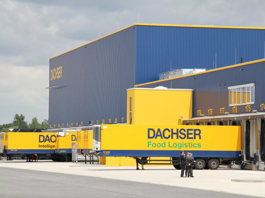 Új logisztikai központot nyitott a Dachser