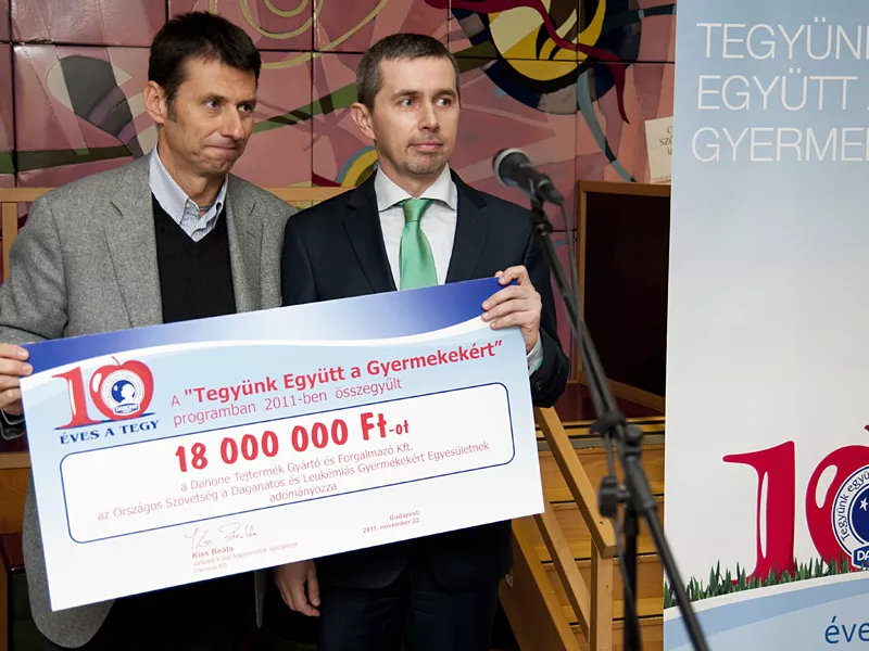 18 millió forinttal segíti a daganatos gyerekeket a TEGY program