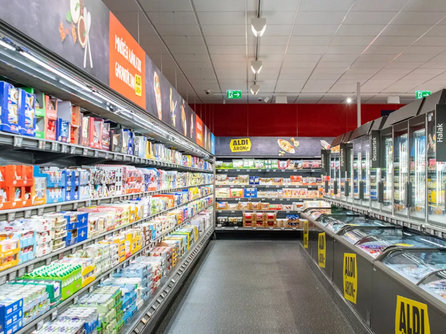 Minden harmadik tejtermékének árát tartósan csökkenti a diszkont