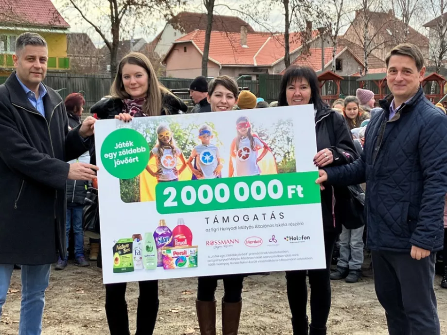 Több mint 10 tonna összegyűjtött műanyag flakon
